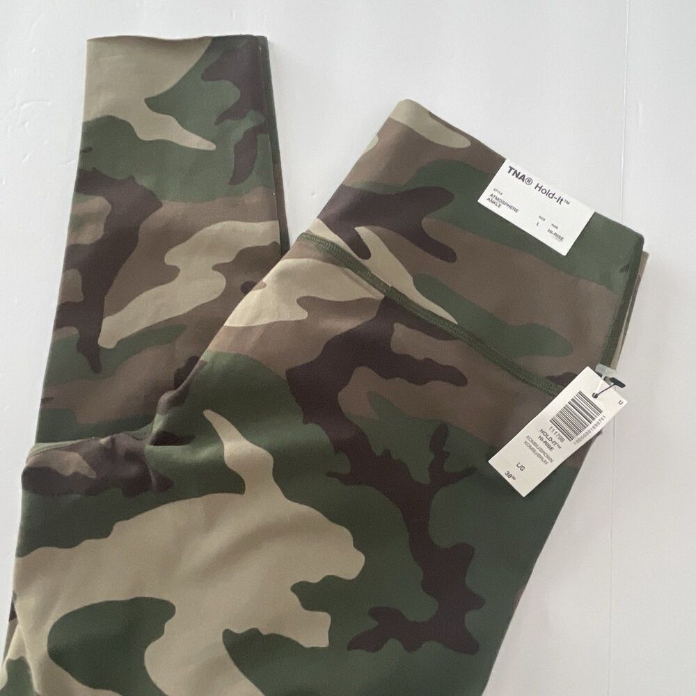 NEW Aritzia's TNA Camouflage Leggings Size L Atomospere Ankle Leggings TNA Logo